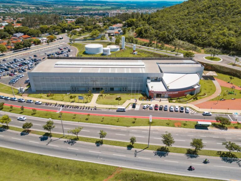 Senador Canedo inaugura o Paço Municipal Guilhermina D’Araújo Canedo