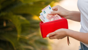 Princesa Ana fala sobre desempenho de Camilla como rainha