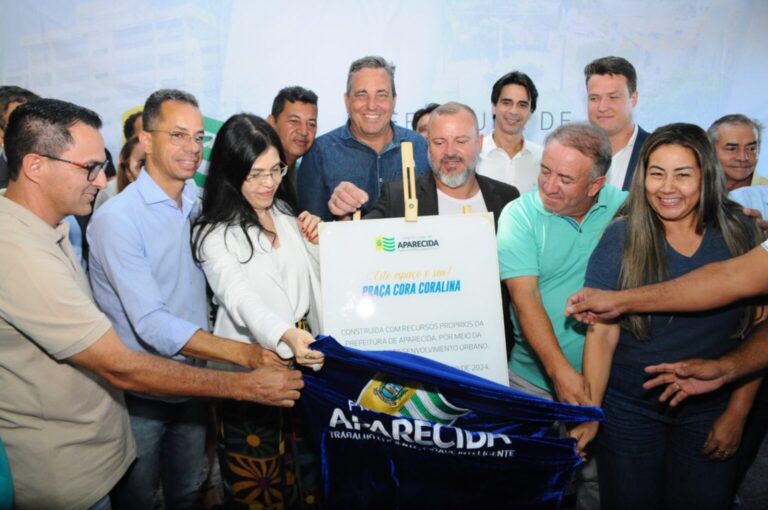 Praça Cora Coralina é entregue em aparecida de Goiânia