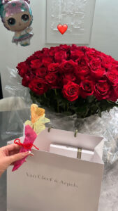 Georgina Rodríguez mostra 'miminhos' que recebeu no Dia dos Namorados