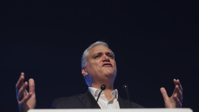 PS/Açores apresenta queixa na CNE contra Bolieiro por "propaganda"