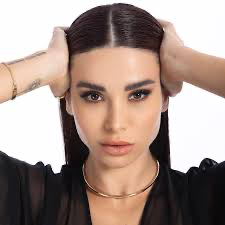 Uau! Bruna Gomes deslumbra vestida de noiva. Veja o vídeo