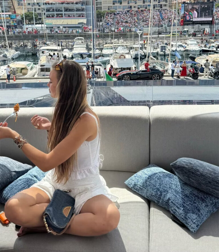 Fedez, ‘ex’ de Chiara Ferragni, surge com modelo 14 anos mais nova