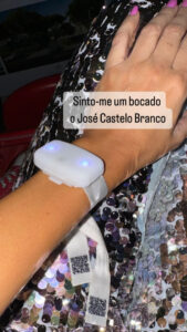 'Pipoca' mostra pulseira e diz: "Sinto-me um bocado o Castelo Branco"