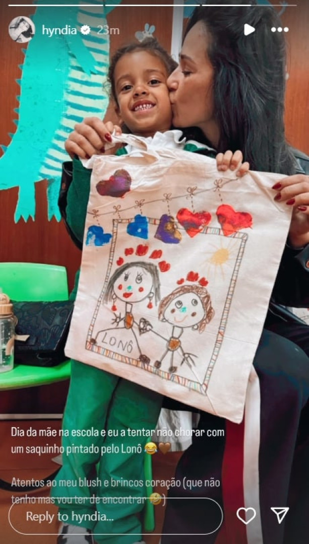 Rita Pereira recebe presente especial do filho: "A tentar não chorar"