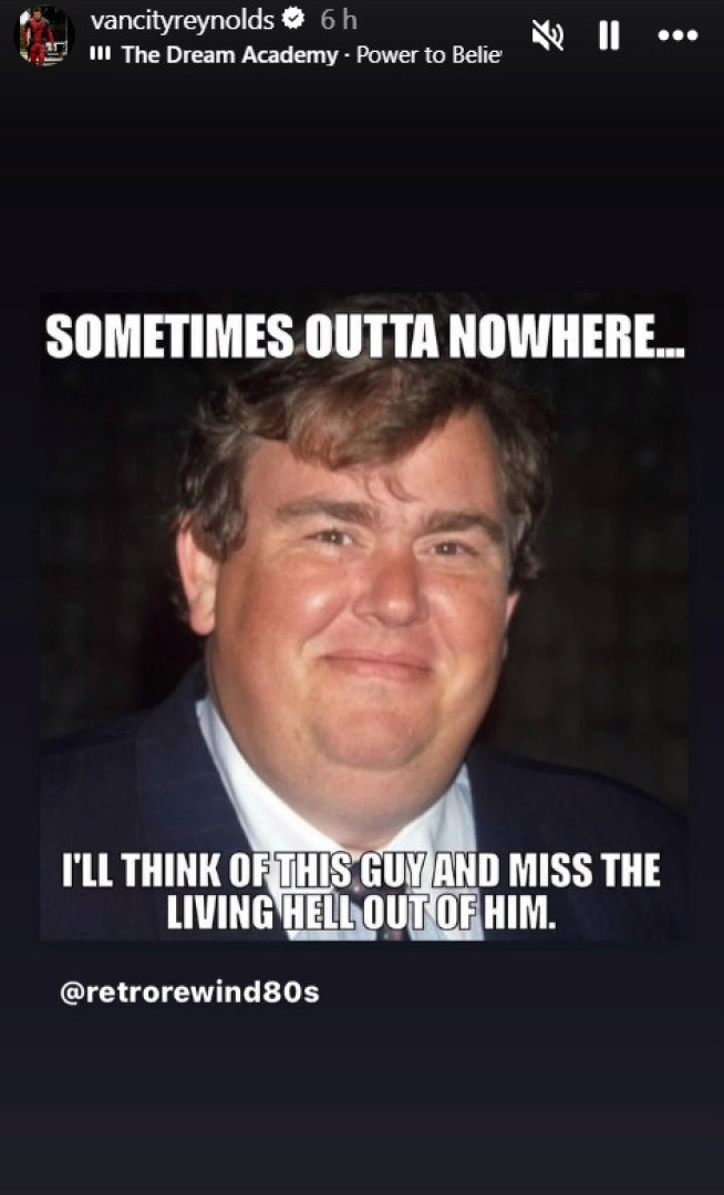 Ryan Reynolds recorda falecido ator John Candy