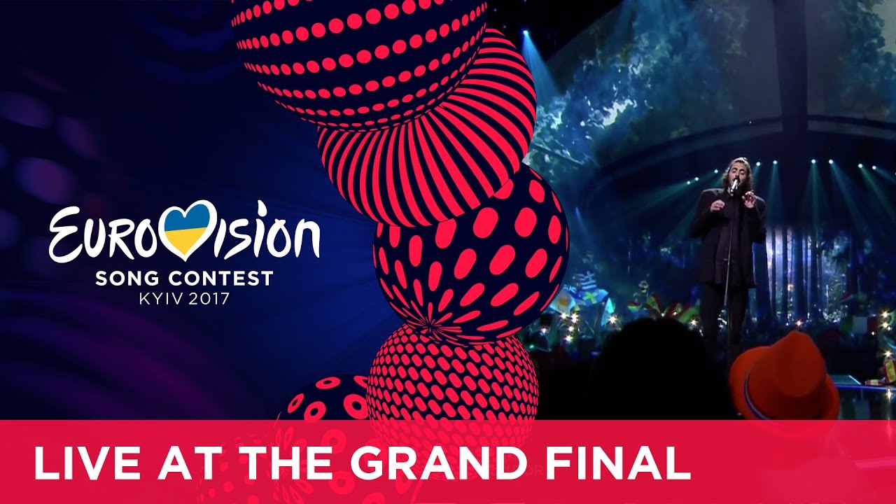 Salvador Sobral recorda conquista da Eurovisão. "Amo-te e odeio-te..."