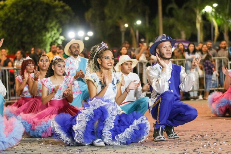 Quadrilhas Juninas agita Senador Canedo com mais de 4 mil pessoas na Praça Criativa