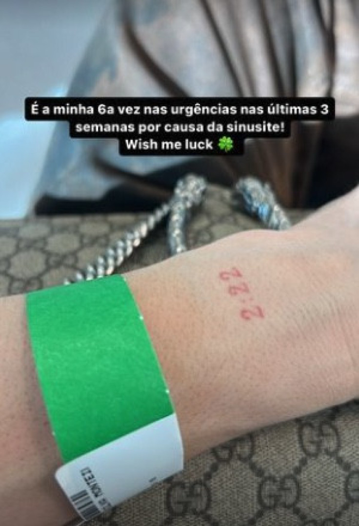 A poucos dias de concerto, cantora das Just Girls recorre às urgências