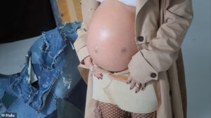 Kourtney Kardashian exibe cicatriz da cirurgia de emergência na gravidez