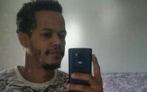 Corpo de carpinteiro que morreu em hospital dos EUA é enterrado em GO