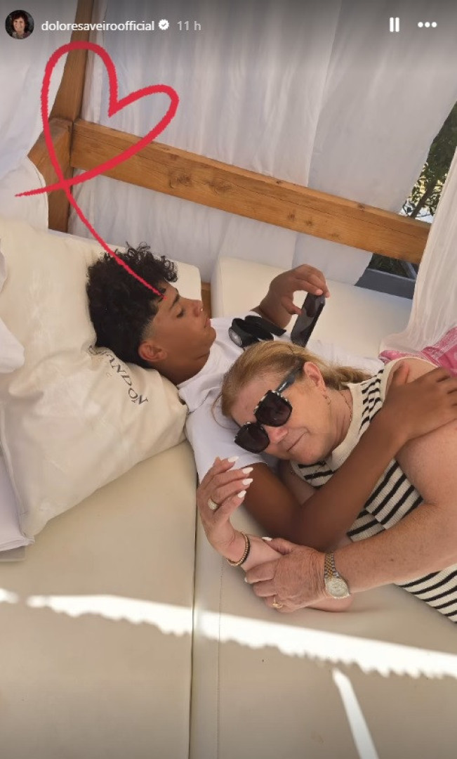 Cristianinho e Dolores Aveiro. O carinho entre avó e neto