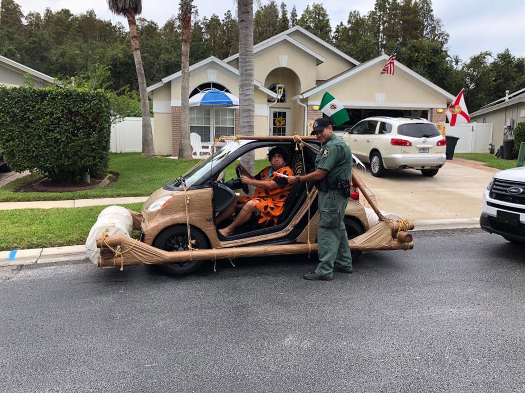 'Fred Flintstone' é parado por excesso de velocidade nos EUA
