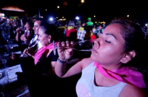 México bate recorde da maior degustação de tequila do mundo