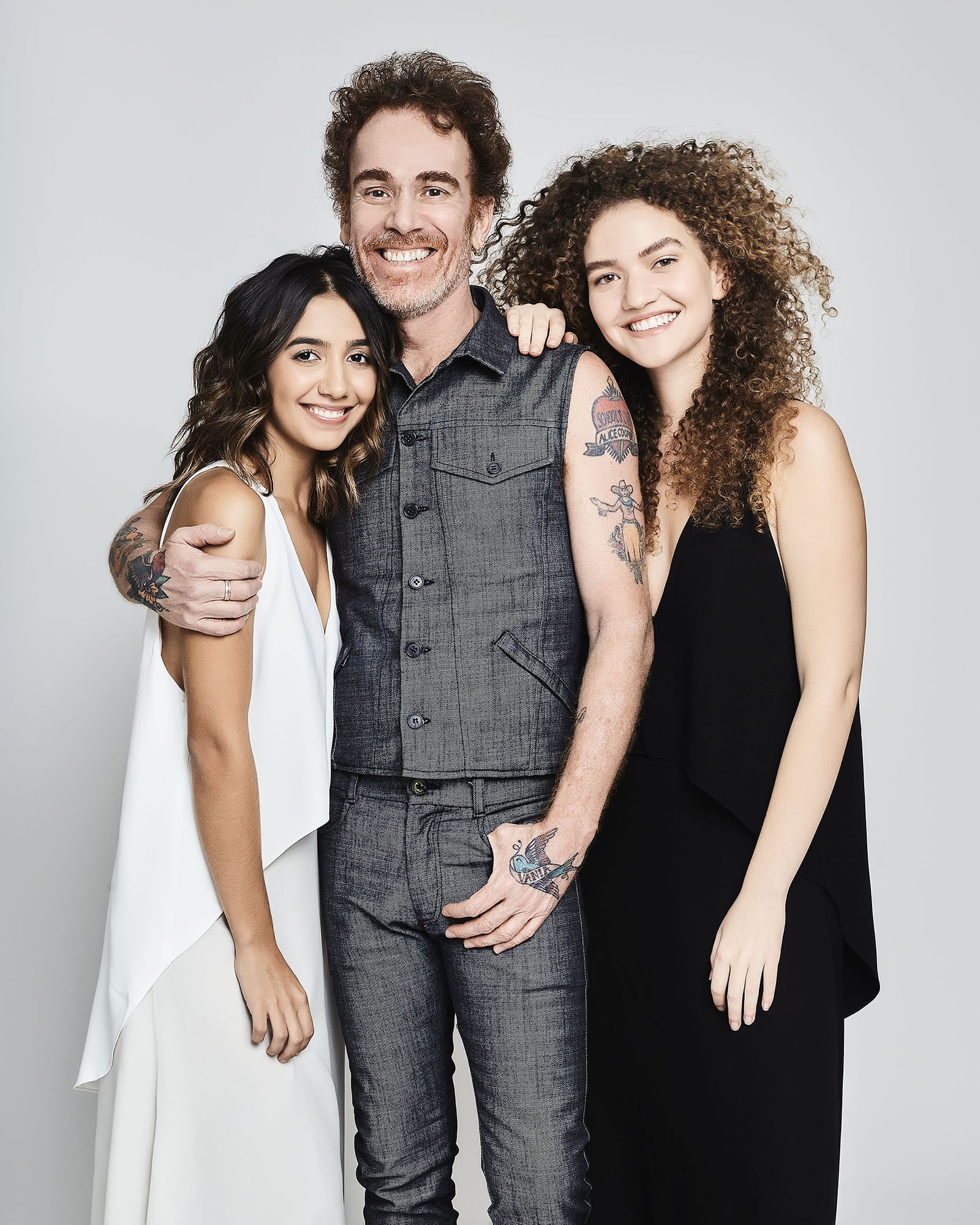 Nando Reis se une ao duo Anavitória em turnê com show que celebra namorados