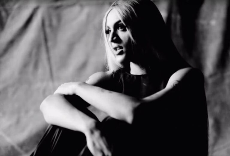 Pabllo Vittar: figurino da cantora no clipe de ‘Indestrutível’ será leiloado para ajudar projeto LGBT