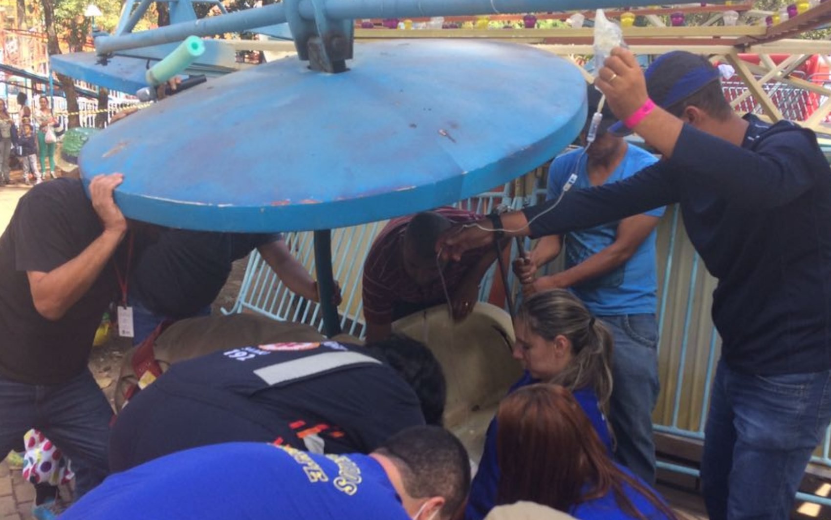 Prefeito de Goiânia interdita Parque Mutirama após acidente com brinquedo que deixou crianças feridas