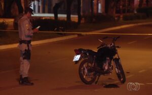 Acidente entre moto e caminhonete provoca a morte de garupa, em Goiás