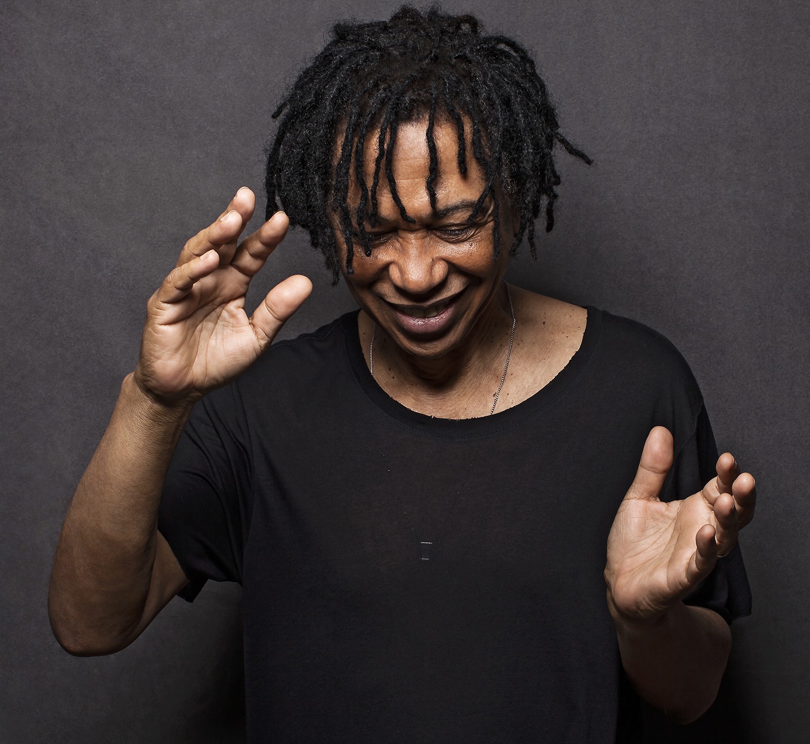 Criolo e Ivete figuram no disco que reúne músicas de Djavan em ritmos jamaicanos