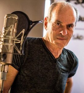 Enquanto planeja CD para 2018, Ney regrava o maior hit de cantor gaúcho