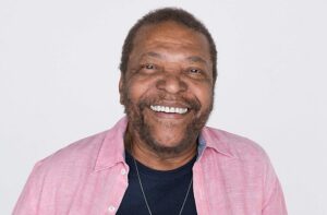 Martinho saúda a Vila Isabel no disco com que festejará os 80 anos de vida