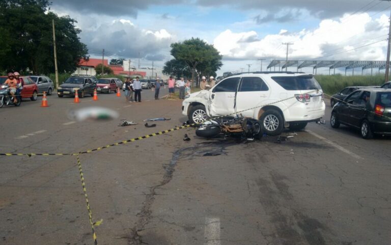 Motociclista morre após acidente com caminhonete, em Goiânia