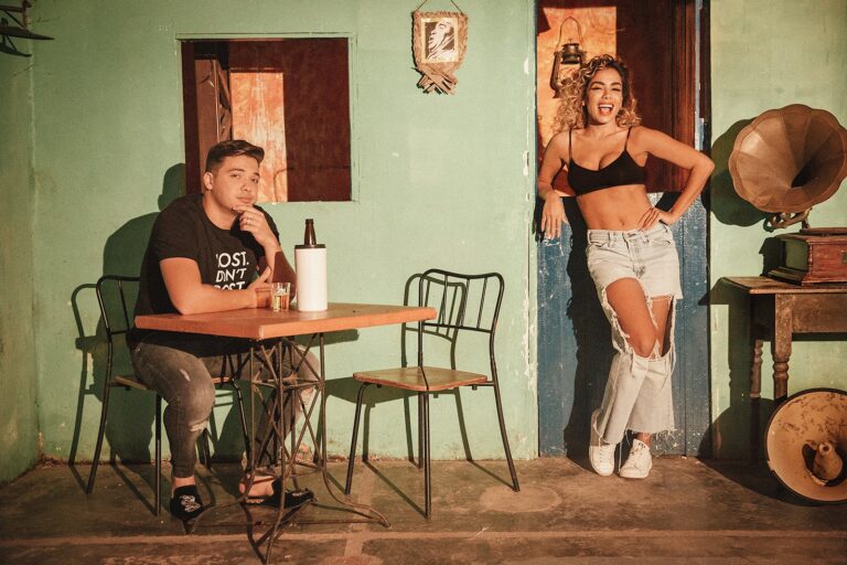 ‘Romance com safadeza’ marca nova conexão de Anitta com Wesley Safadão