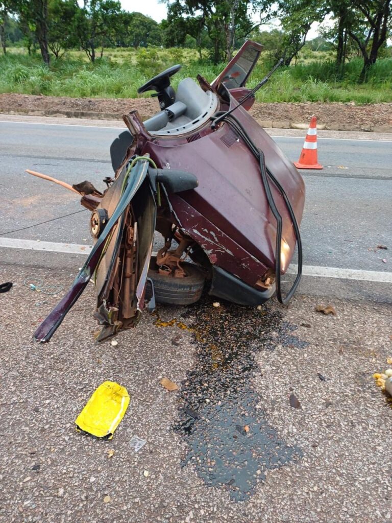 Grave acidente na BR-153 mata duas crianças e deixa pai em estado grave