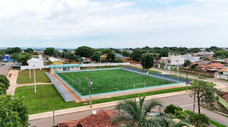 Fernando Pellozo fortalece futebol amador com mais um campo de grama sintética