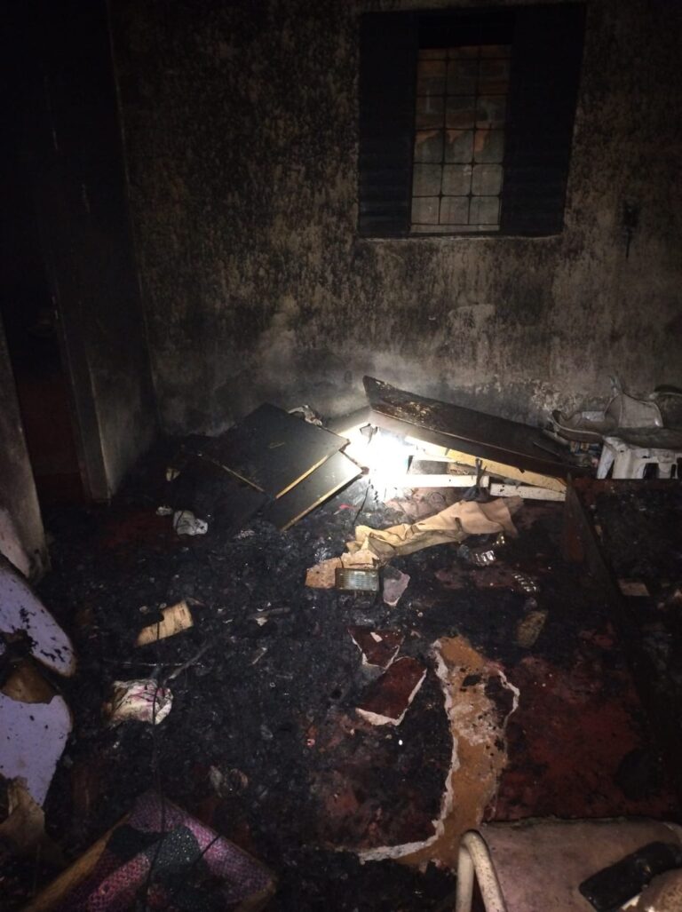 Mulher morre após incêndio atingir casa em Anápolis
