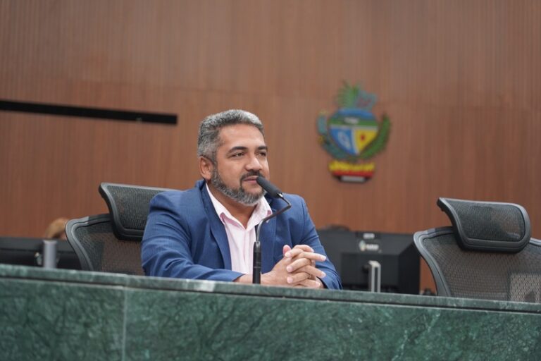 Autorizado projeto de Júlio Pina para homenagear líder comunitário de Senador Canedo em viaduto