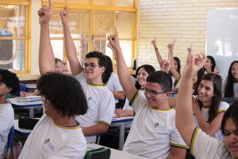 Aberto período para confirmação de matrícula para ano letivo de 2025 nas escolas públicas de Goiás