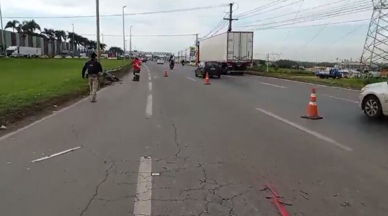 Motociclista morre e garupa fica gravemente ferido na BR-153, em Aparecida de Goiânia