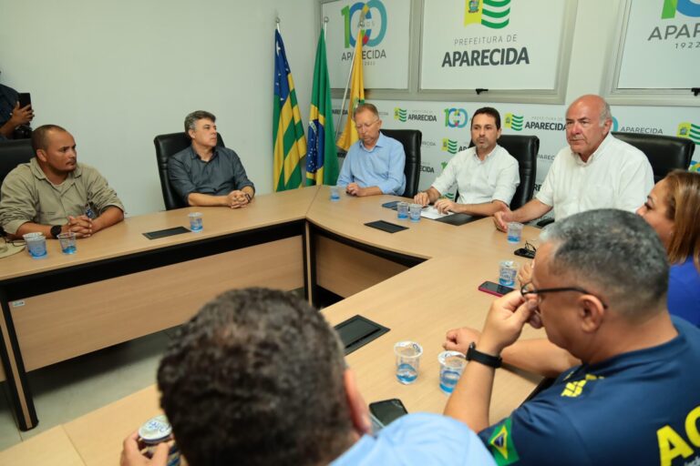 Prefeito de Aparecida faz reunião com os  representantes dos servidores
