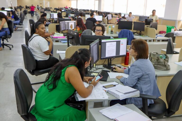 Senador Canedo ganha reforço com novos servidores administrativos  da educação