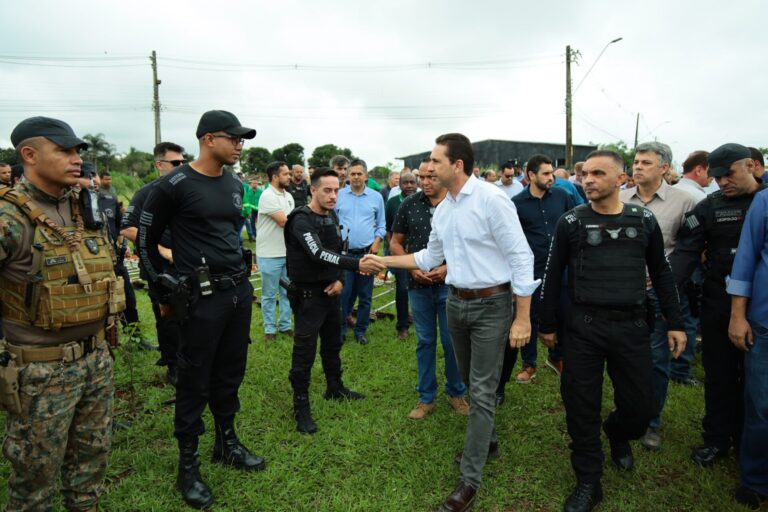 Aparecida de Goiânia  ganha reforço  de 80 reeducandos, para limpeza e roçagem de áreas públicas e privadas