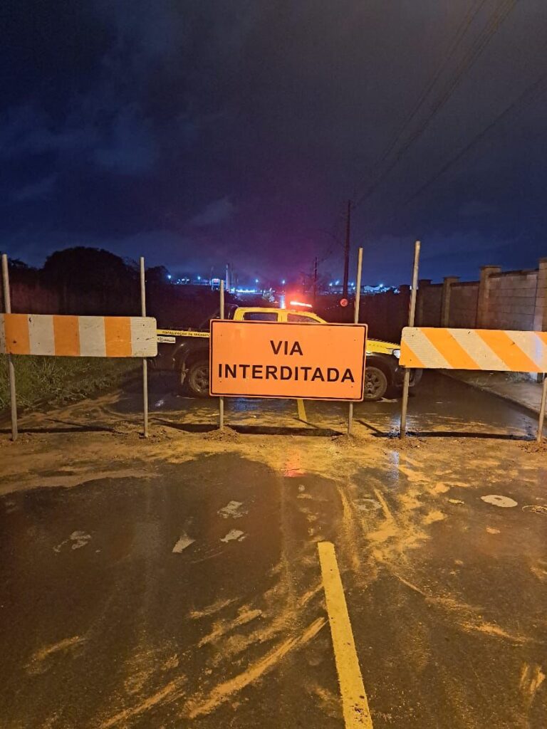 Prefeitura de  Aparecida  interdita ponte por risco de desabamento