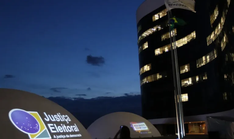 Mais de 3 mil novos prefeitos assumem gestões municipais