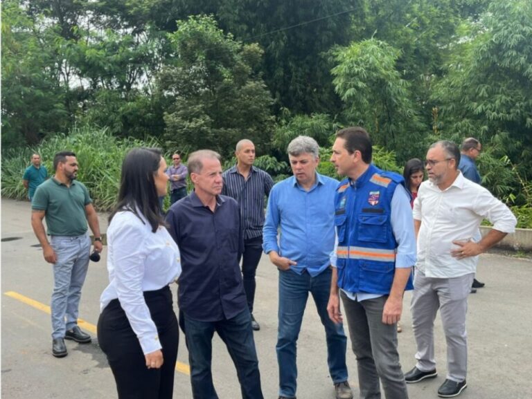 Leando Vilela faz visita na  Avenida  Toledo,  local interditado por risco de desabamento