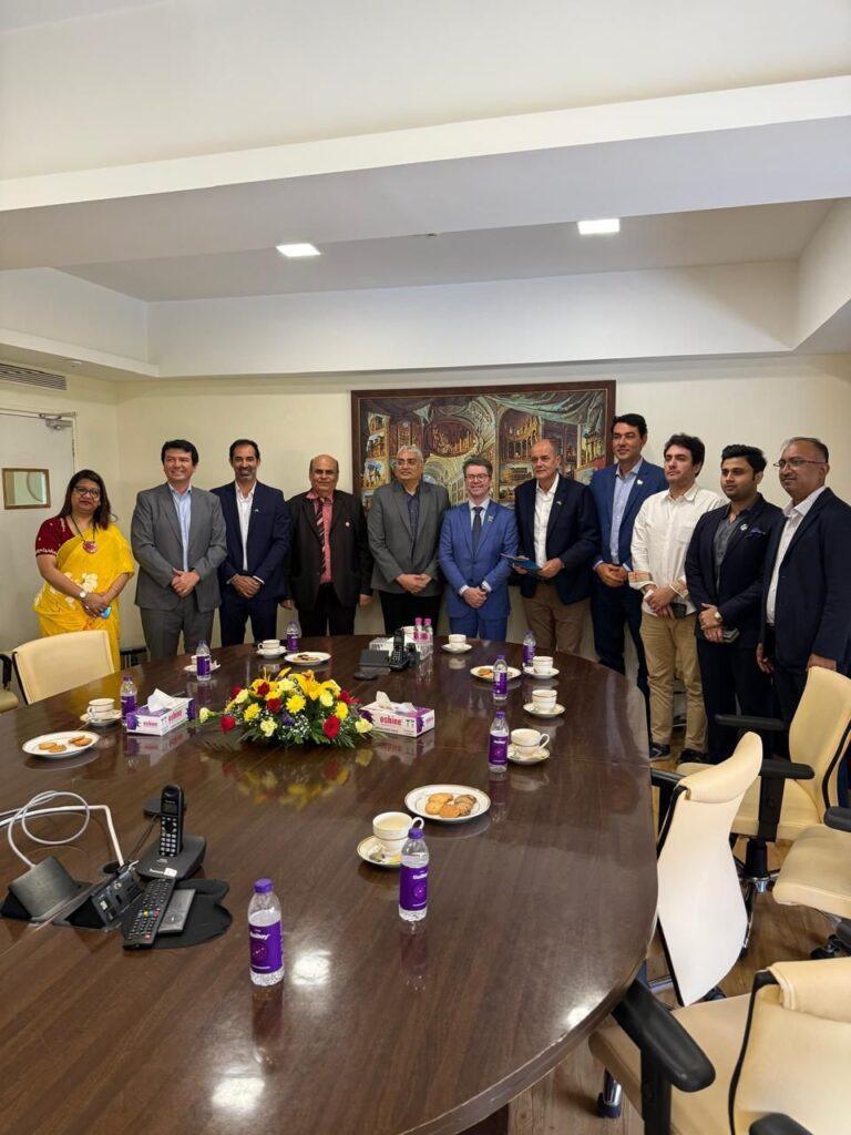 Pellozo visita Lilavati Hospital, referência  global em excelência  médica