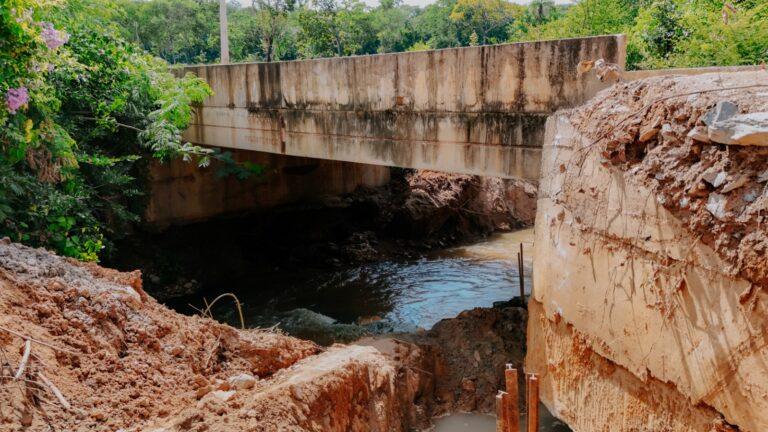 Prefeitura  de Senador Canedo inicia manutenção  da ponte de acesso ao residencial  Ecológico  Araguaia