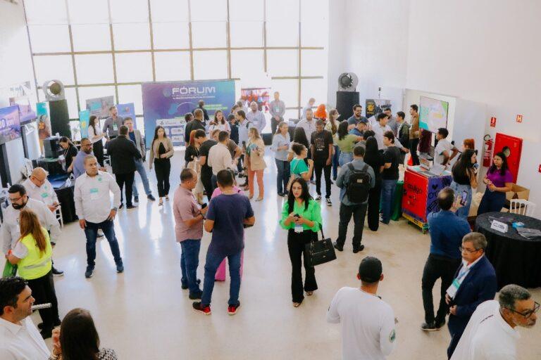 Senador  Canedo se destaca como referência em tecnologia e inovação  ao sediar  o Fórum de Cidades Digitais e Inteligentes