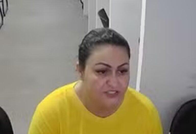 Mulher que esqueceu criança dentro de carro em Nerópolis  segue presa após audiência de custódia