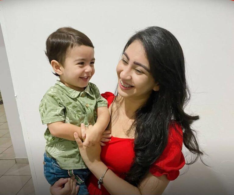 “Levou meu coração ” diz mãe de menino que morreu ao ser  esquecido  em carro por dona de creche