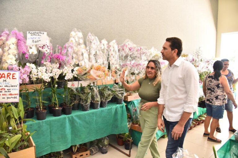 Exposição de Orquídeas e rosas do deserto celebra o dia Internacional da mulher, em Aparecida