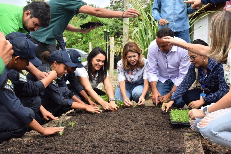 Aparecida celebra o Dia Mundial da água com plantio de mudas no Viveiro Cerrado