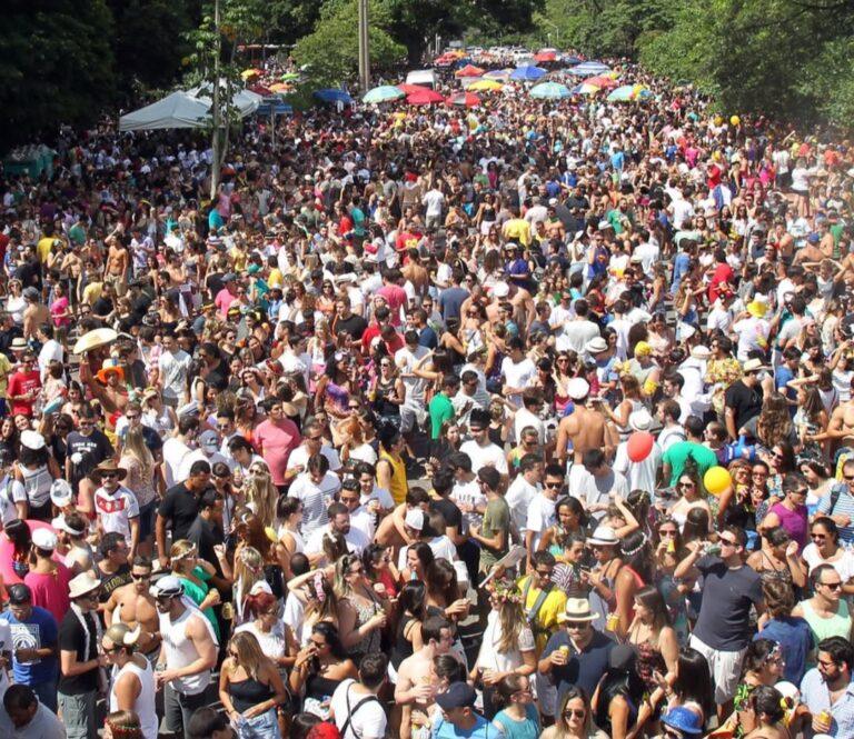 Cerca de 70% das pessoas devem ficar em casa no Carnaval, diz pesquisa