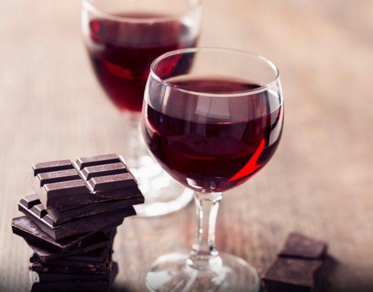 Consumir chocolate e vinho pode reduzir risco de demência, segundo  estudo