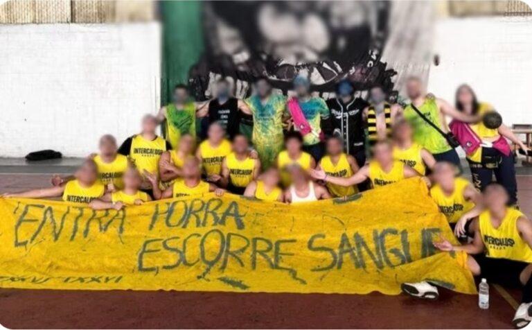 Alunos de medicina de Santa Marcelina usam faixa com Apologia ao estupro