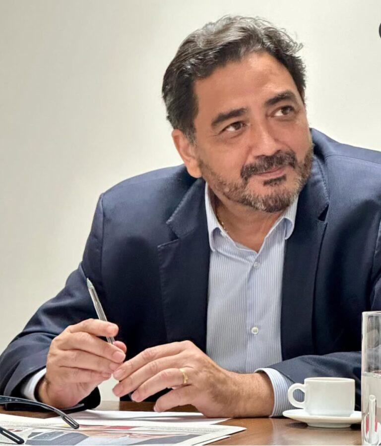 Talles Barreto reclama de dividir  e pede elevador  privativo para deputados na Assembleia